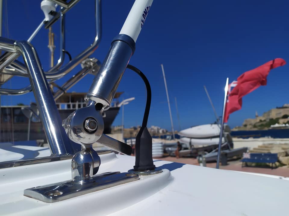 Antenna on a boat